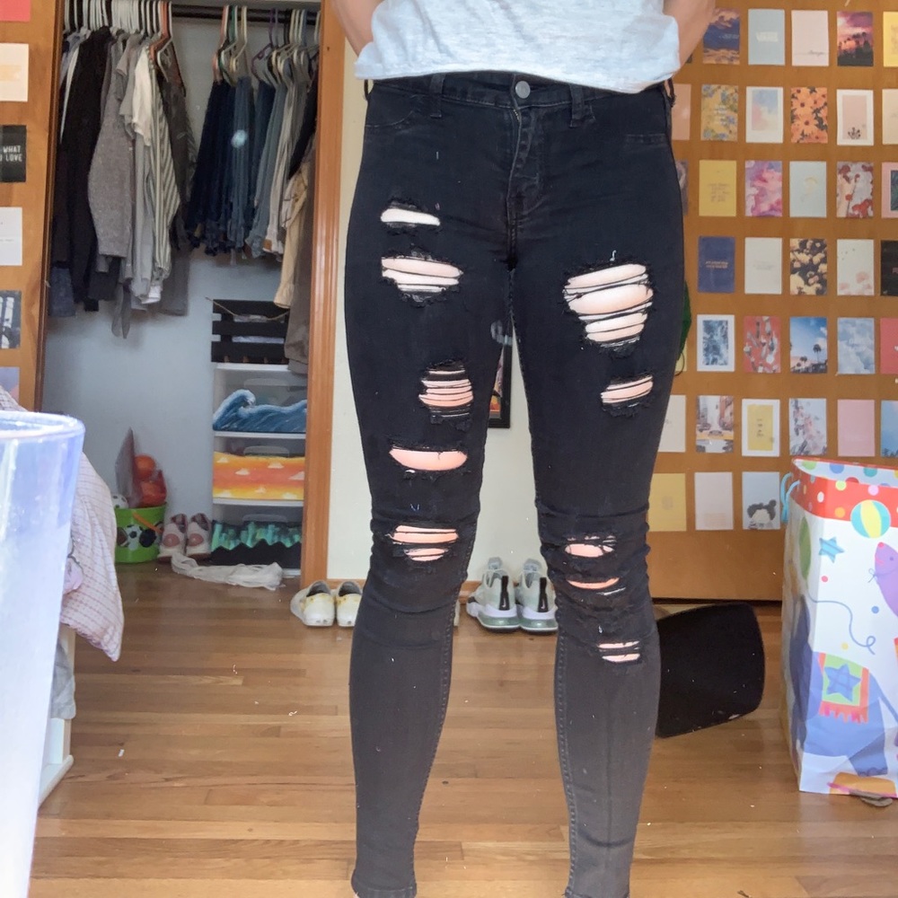 Hollister brand distressed skinny jeans